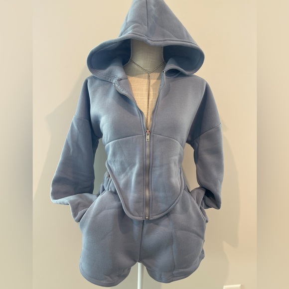 Two piece cropped short set - Picture 5 of 6